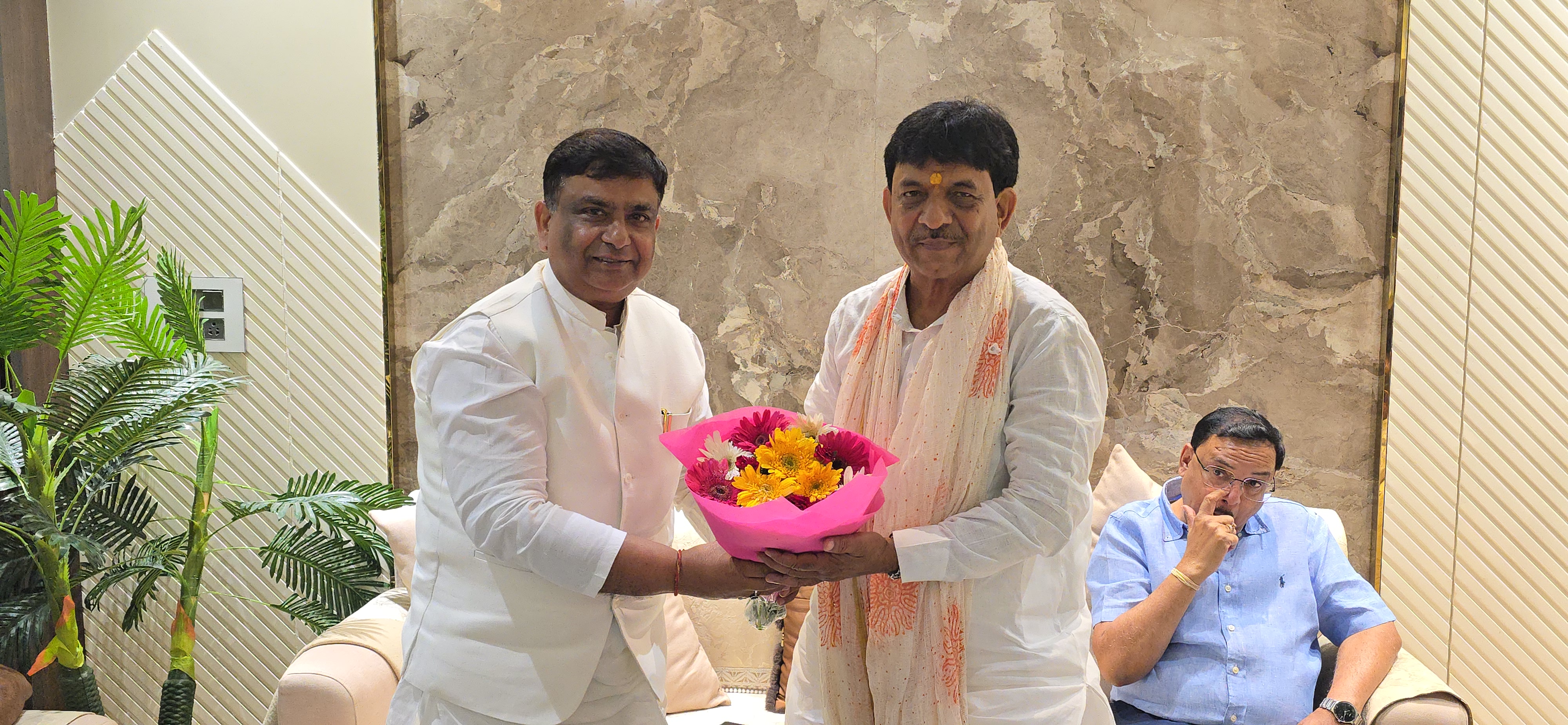 राज्यमंत्री कपिल देव अग्रवाल ने अग्रवाल समाज से किया संवाद, अतुल चोकड़ायत के आवास पर जुटे समाज के प्रमुख लोग
