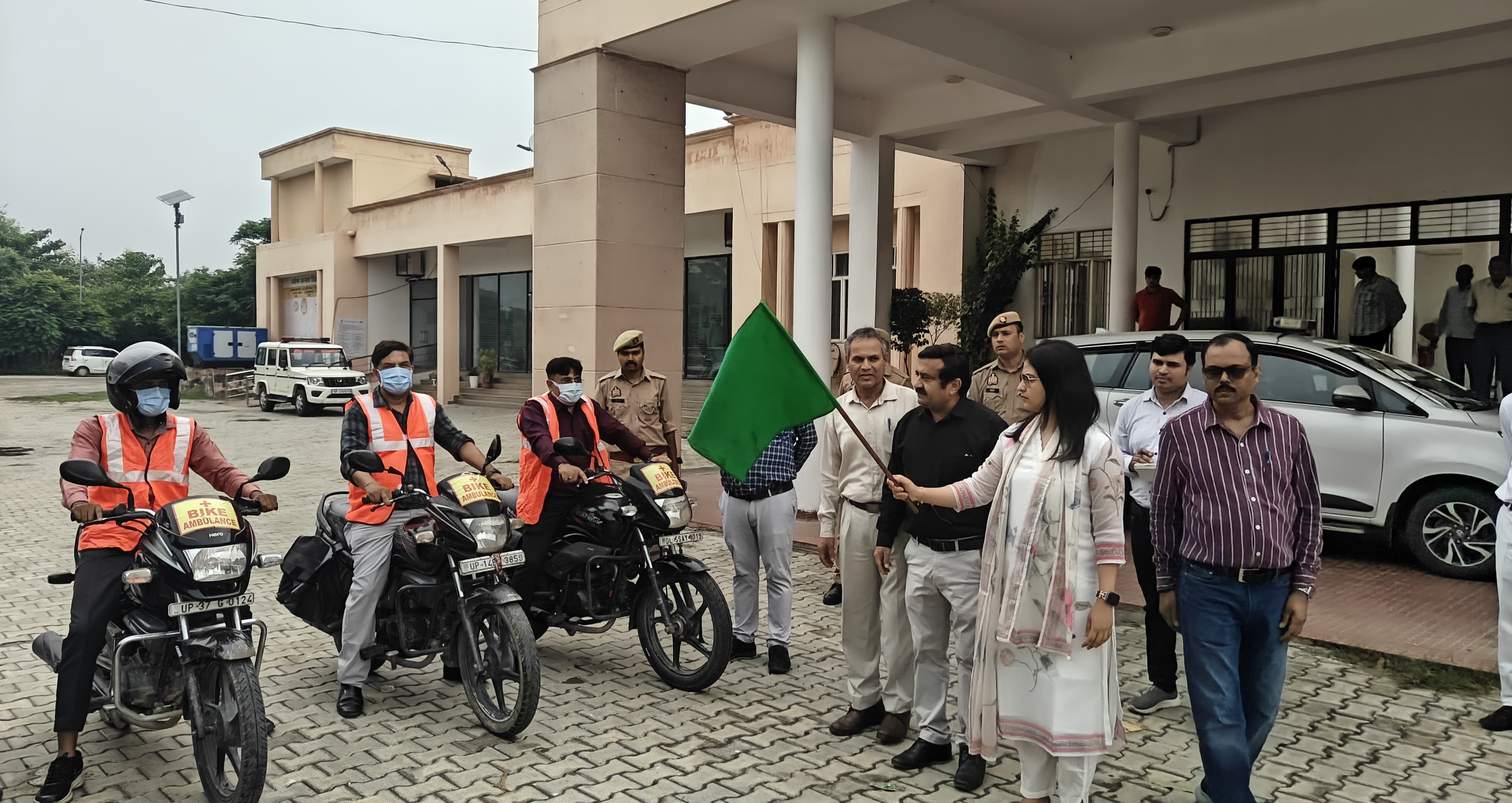 कांवड़ यात्रा में जाम नहीं बनेगा इलाज में बाधा, हापुड़ में बाइक एंबुलेंस सेवा शुरू
