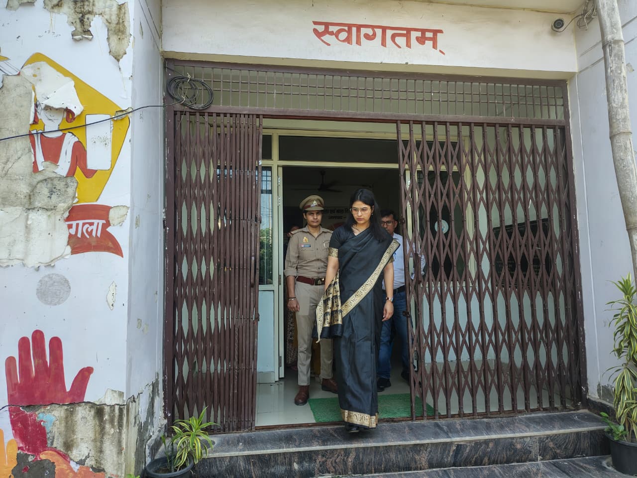 डीएम कविता मीना ने वन स्टॉप सेंटर सखी का किया औचक निरीक्षण, बोलीं- संकट में आने वाली हर महिला को मिले संवेदनशीलता के साथ मदद