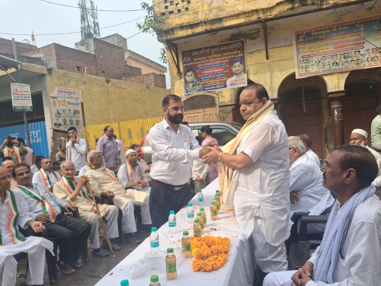 कांग्रेसियों ने मनाया 80 वाँ स्वतंत्रता दिवस, पिलखुवा में ध्वजारोहण कर दी झंडे को सलामी.
