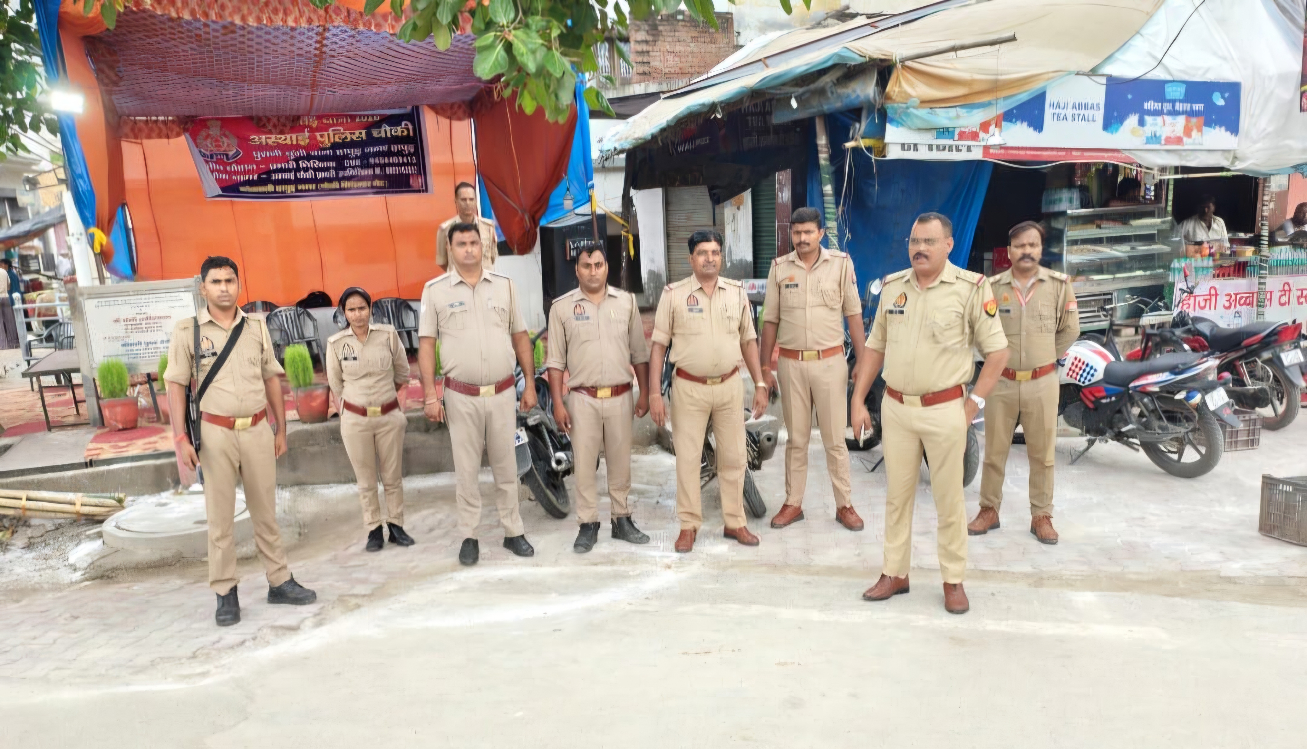कांवड़ियों की सेवा में दिनभर डटे रहे कोतवाल मनीष चौहान, तहसील चौराहे से बुलंदशहर रोड तक संभाली यातायात व्यवस्था