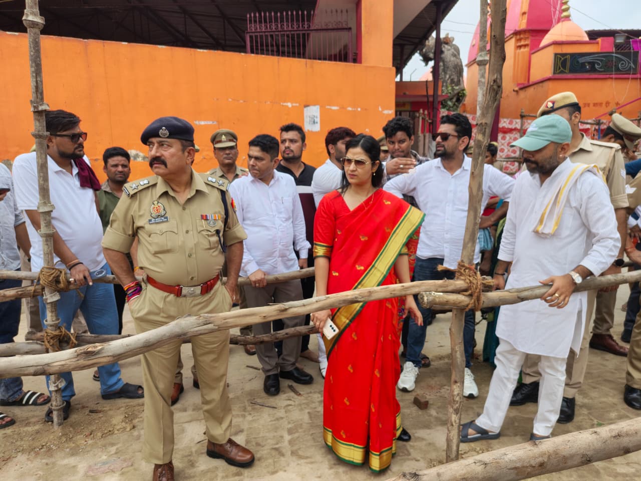हापुड़ में शिवरात्रि जलाभिषेक को लेकर प्रशासन अलर्ट, डीएम-एसपी ने मंदिरों की व्यवस्थाएं परखीं