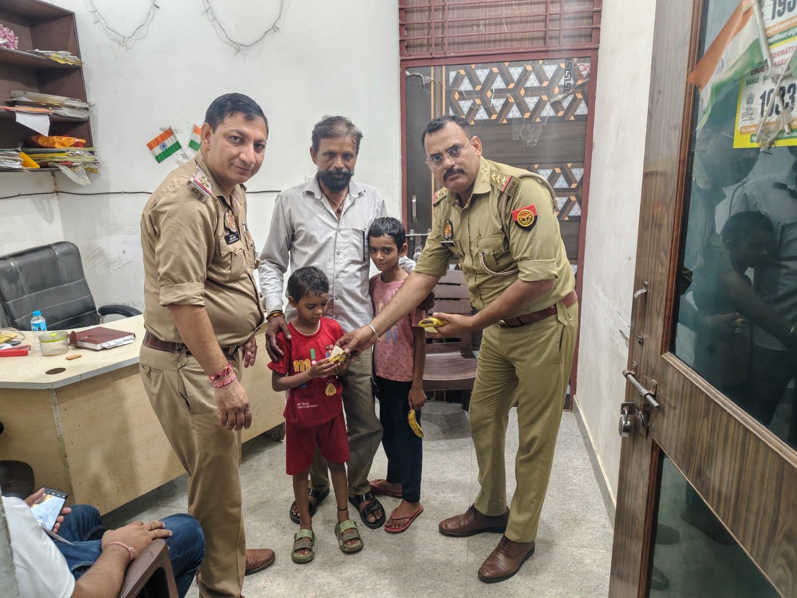15 मिनट में पुलिस ने लौटाई परिवार की खुशियां, गुम हुईं दो मासूम बच्चियां सकुशल बरामद